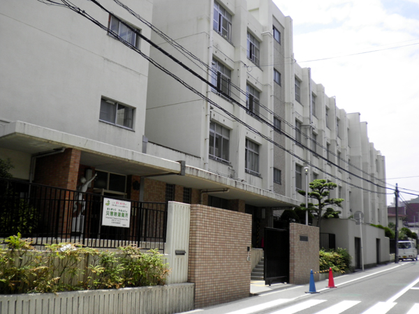 小学校　大阪市立 常盤小学校（小学校）まで824m