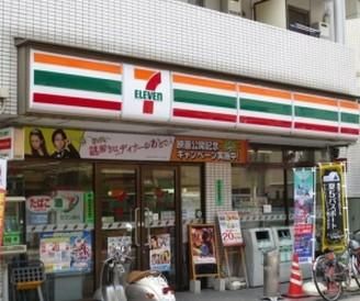 コンビニ　セブンイレブン北区東十条駅前店（コンビニ）まで223m