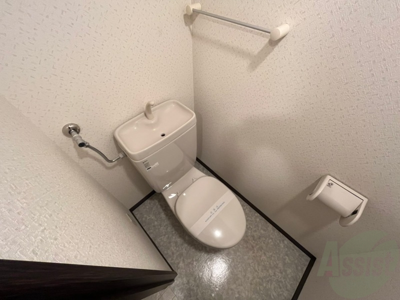 トイレ　こちらはトイレです。清潔感があり、安心して使用できます。