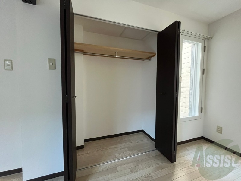 収納　寝室の収納です。部屋がすっきり片付きます。