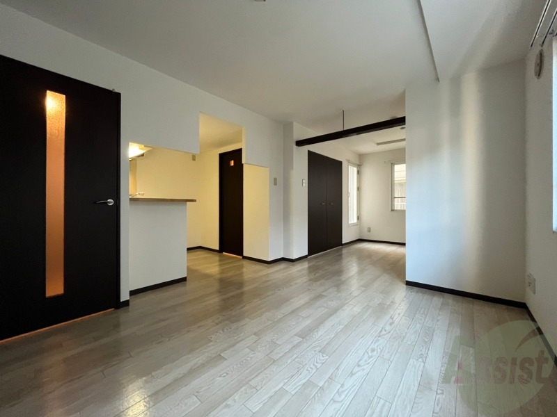 居室・リビング　広くてキレイなお部屋が広がっていて、充実した生活が送れそう。