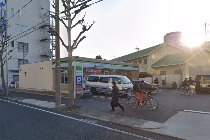 コンビニ　ファミリーマート名古屋新栄店（コンビニ）まで91m
