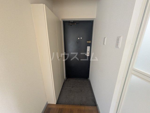 カワベ328の玄関写真