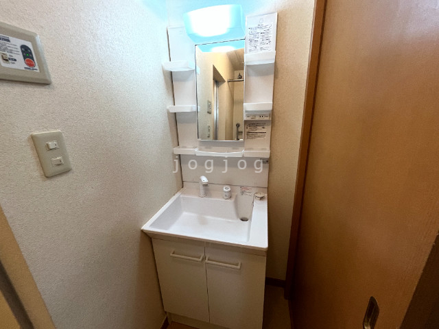 洗面設備　洗面台交換済