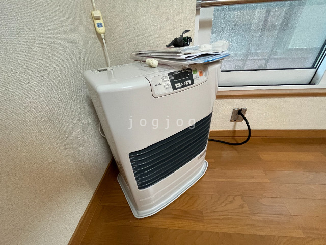 その他設備　灯油ＦＦ式ストーブ