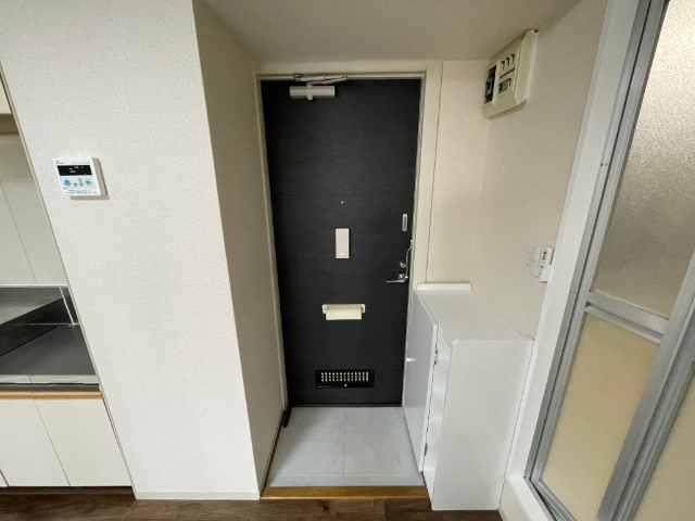 玄関　※他号室の参考写真です。