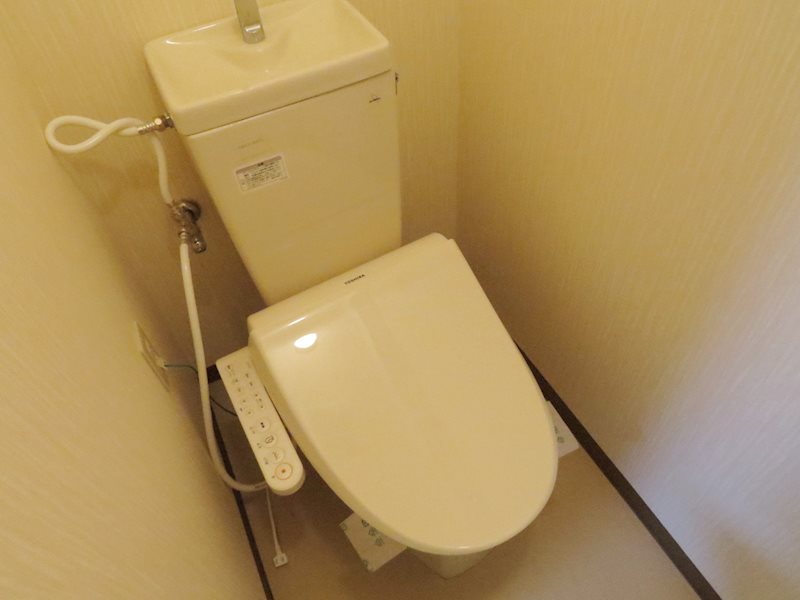 トイレ　■クローゼット収納