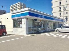 コンビニ　ローソン札幌北12東十七丁目店（コンビニ）まで186m