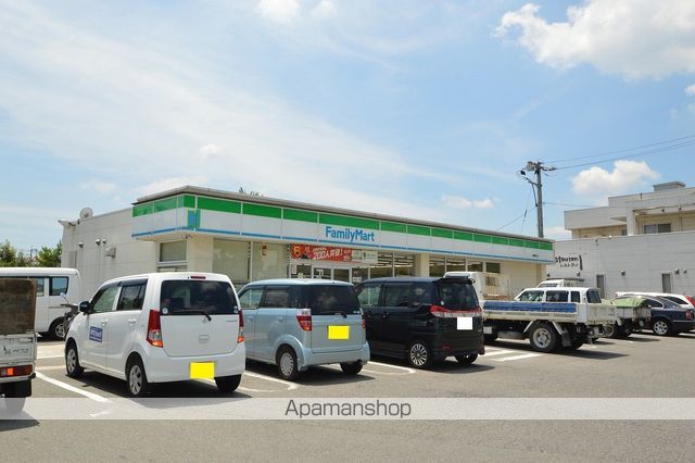 コンビニ　ファミリーマート（コンビニ）まで1086m