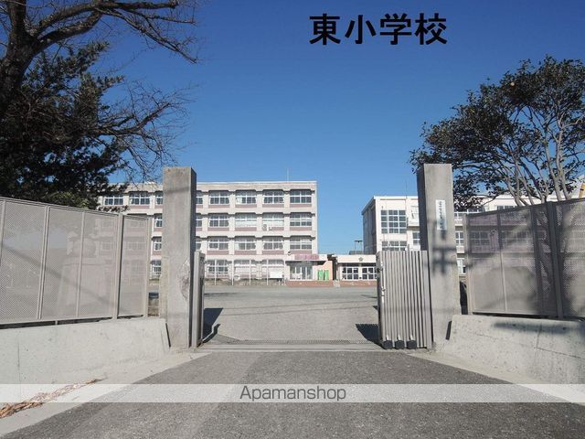 小学校　東小学校（小学校）まで463m