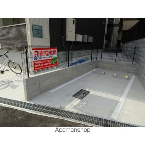 駐車場　駐車場