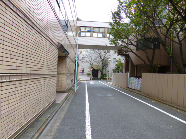 中学校　私立桜蔭中学校（中学校）まで274m