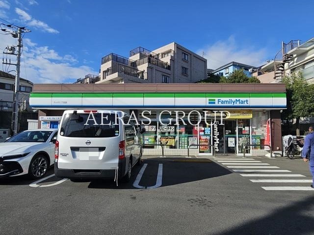 コンビニ　ファミリーマート 六ッ川二丁目店（コンビニ）まで689m