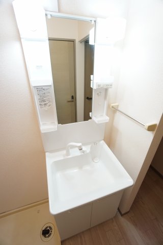 洗面設備　※同タイプの写真です。