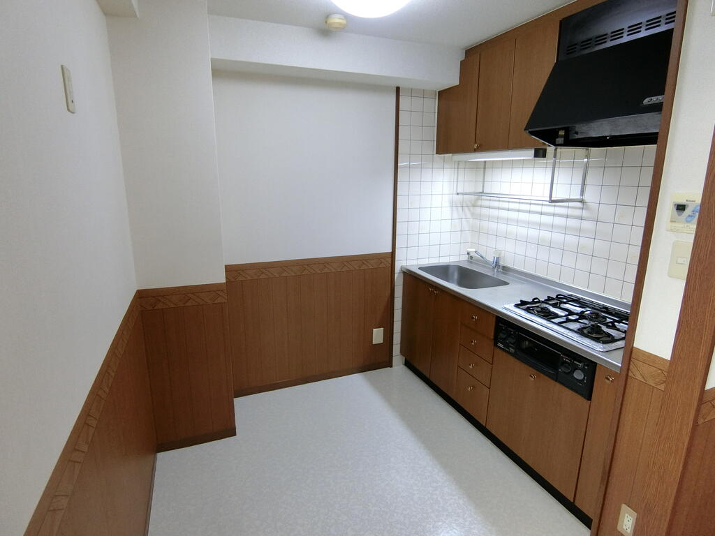 キッチン　反転タイプの写真です