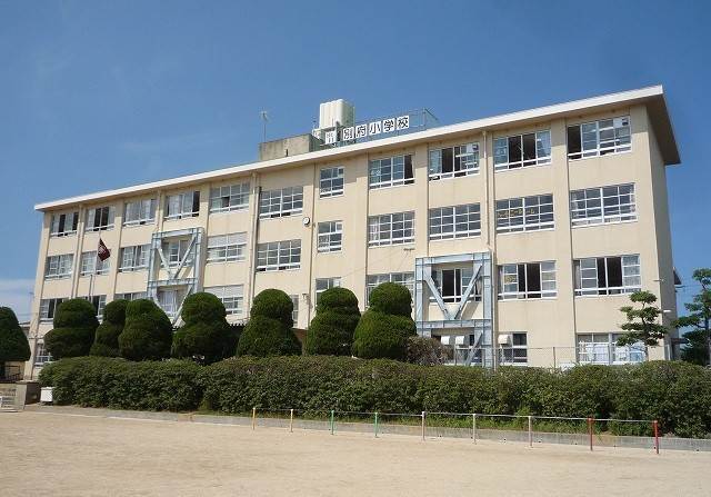 小学校　福岡市立別府小学校（小学校）まで600m