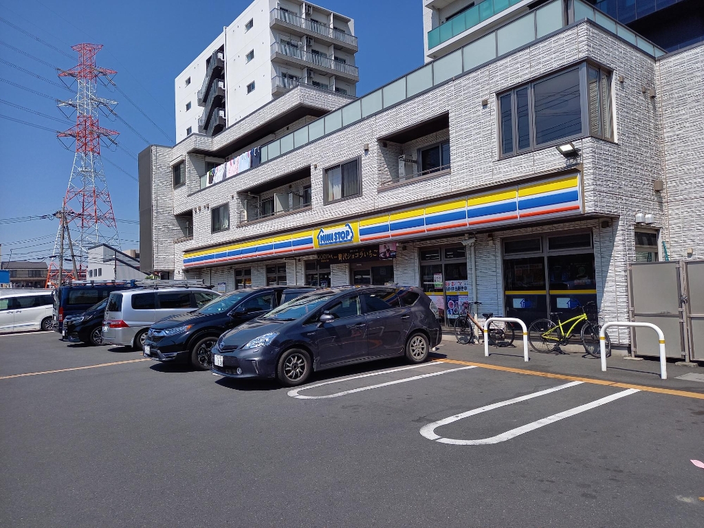 コンビニ　ミニストップ 東川口3丁目店（コンビニ）まで590m
