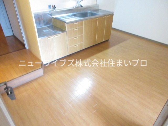 サンバリーアツカワカツの居間写真