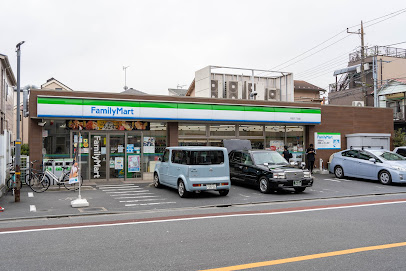 コンビニ　ファミリーマート 羽田六丁目店（コンビニ）まで145m