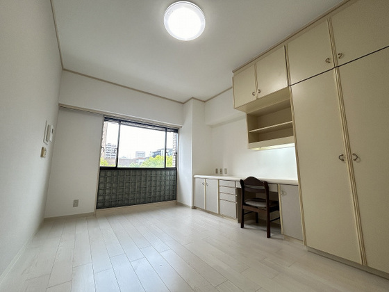 居室・リビング　※別部屋の写真です