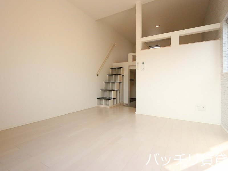 居室・リビング　同型タイプの為、現状を優先いたします。