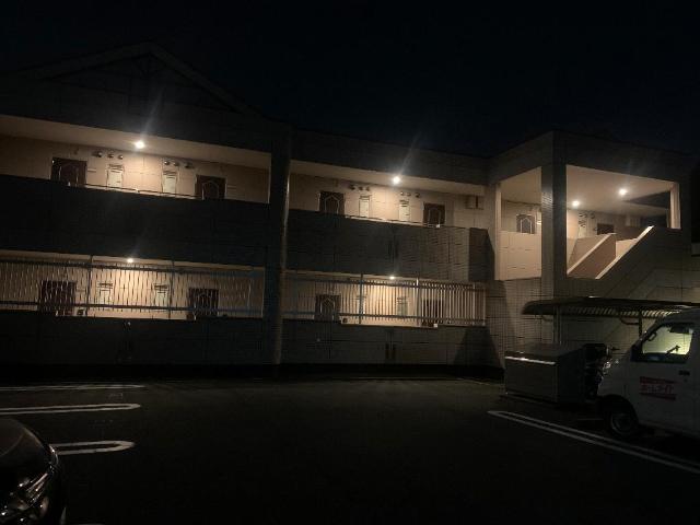 建物外観　外観写真（夜）