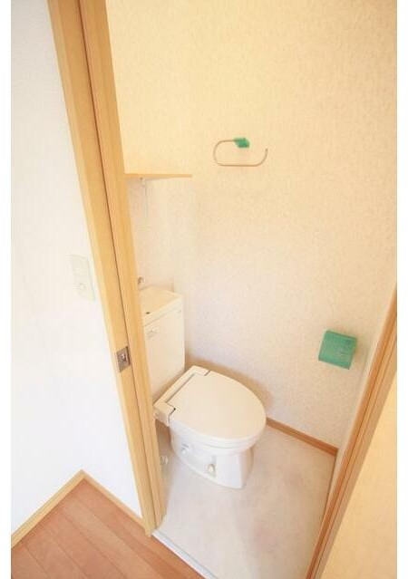 トイレ　落ち着いた色調のトイレです♪