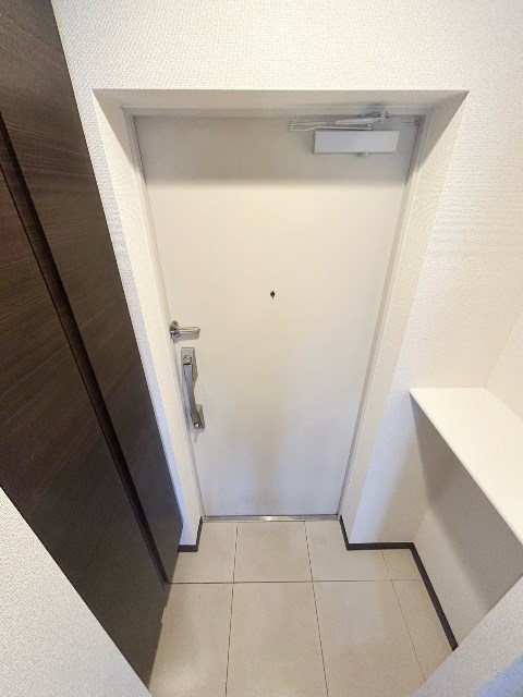 玄関　別部屋同仕様タイプ