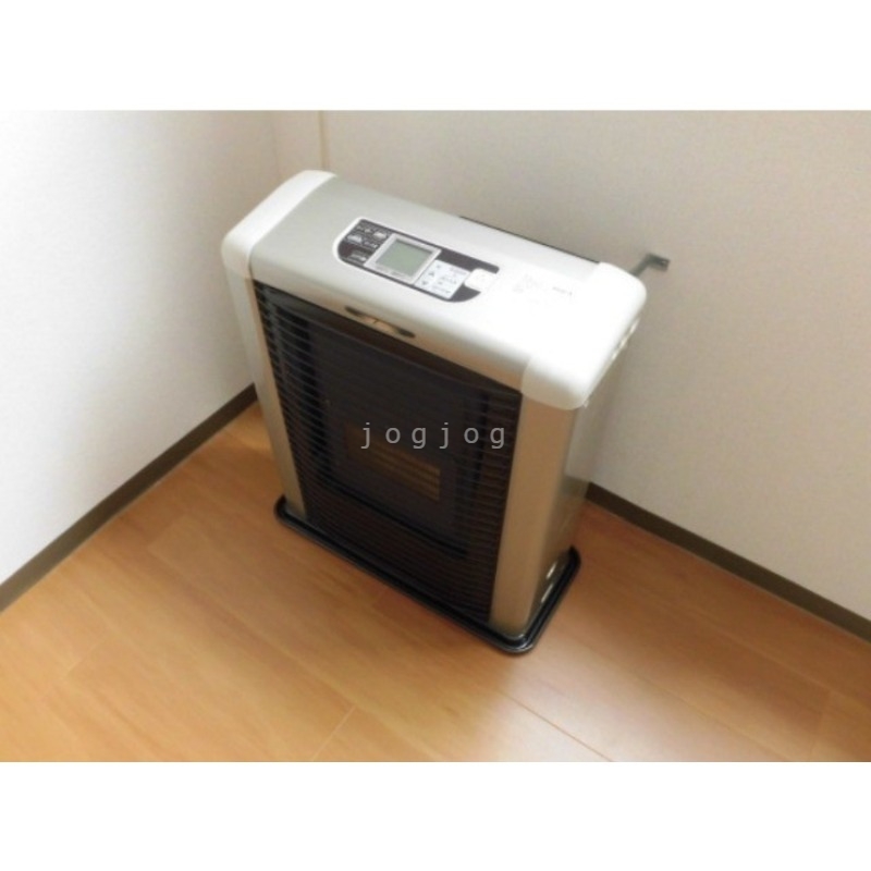 その他設備　冬はあったか石油ストーブです。
