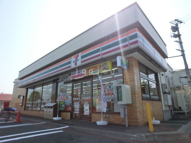 コンビニ　セブンイレブン札幌屯田6条店（コンビニ）まで736m