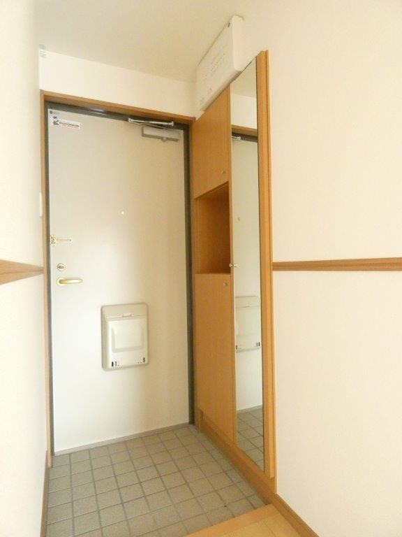 玄関　図面と現状に相違がある場合には現状を優先
