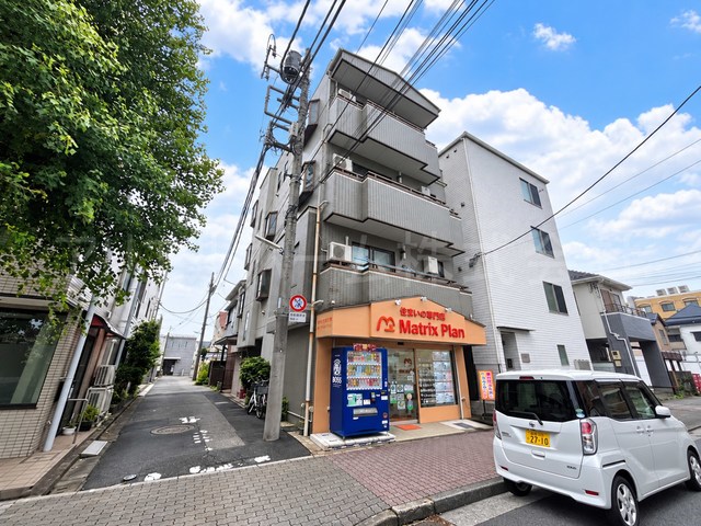 丸越マンションの外観写真
