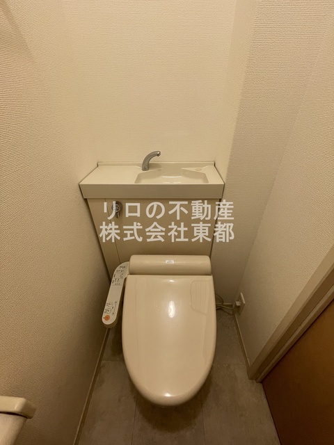トイレ　洗浄・暖房便座付です！