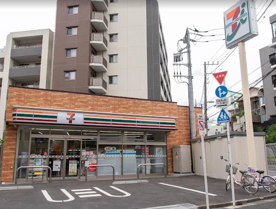 コンビニ　セブンイレブン大田区東雪谷1丁目店（コンビニ）まで74m