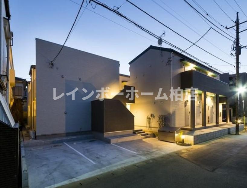 エントランス　毎日通るエントランスはこのようになっています