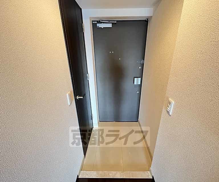 ジョイシティ二条城前の玄関写真