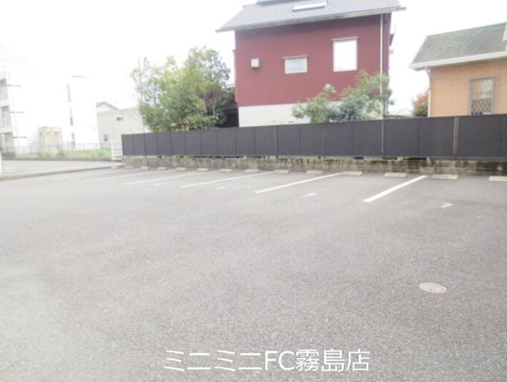 リースランドウェストヴィラ A棟の外観写真