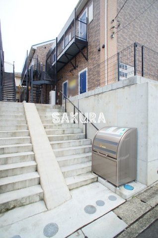 エントランス　お洒落な建物デザイン♪