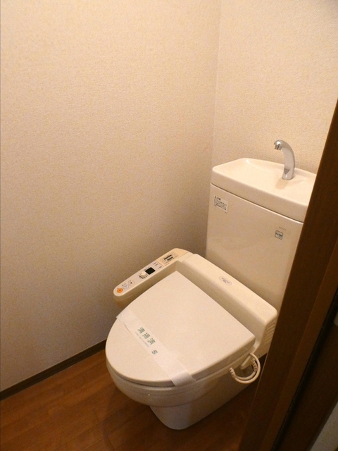 アーバンライフ塩屋台 B棟のトイレ写真