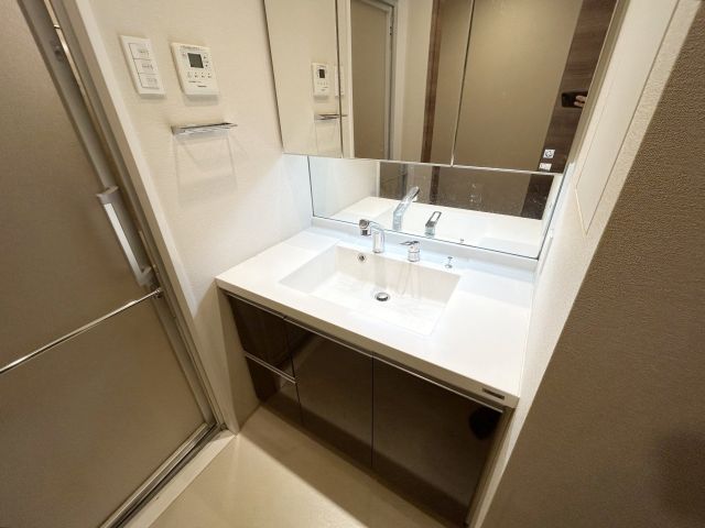 オープンレジデンシア日暮里の内装写真