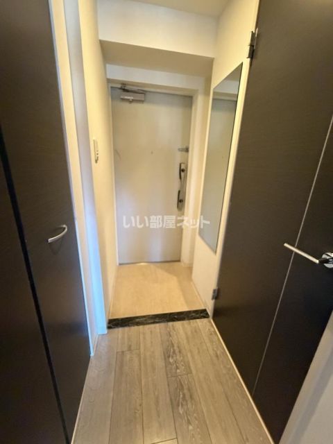グランディール名古屋の玄関写真