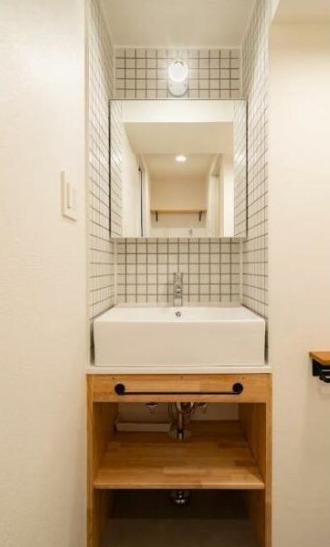 洗面設備　便利な独立洗面台です。