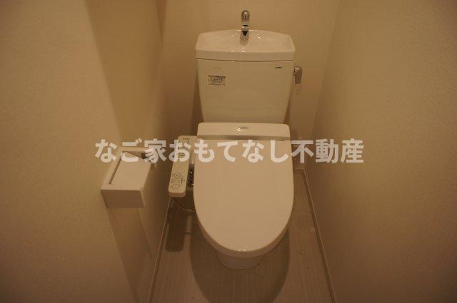 地下鉄鶴舞線 上小田井駅 徒歩10分 3階建 築8年のトイレ写真