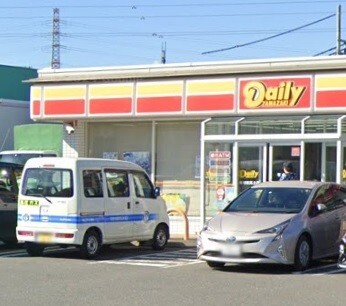コンビニ　デイリーヤマザキ平塚東真土店（コンビニ）まで481m