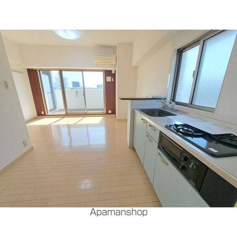 地下鉄御堂筋線 新大阪駅 徒歩13分 9階建 築19年のキッチン写真