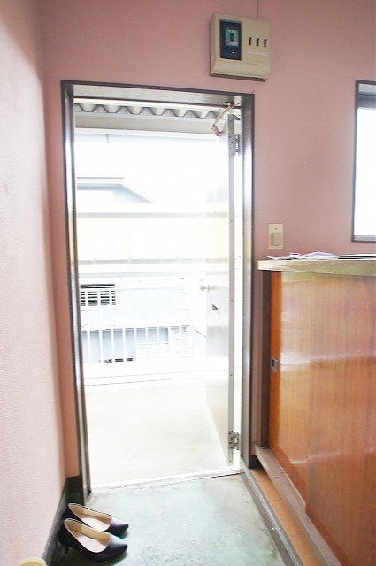 ＪＲ中央線 国分寺駅 徒歩17分 2階建 築49年の玄関写真