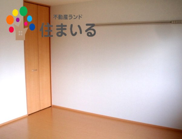 ＪＲ東海道本線 刈谷駅 徒歩27分 2階建 築16年の居間写真