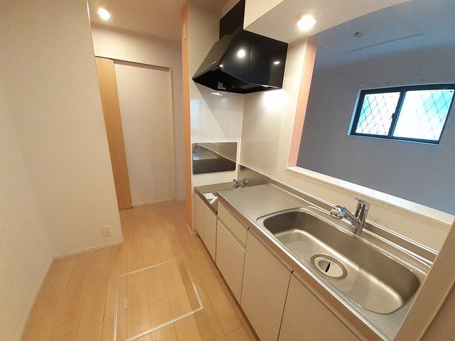 埼玉高速鉄道 浦和美園駅 徒歩20分 2階建 築10年のキッチン写真