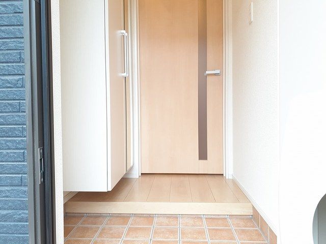 埼玉高速鉄道 浦和美園駅 徒歩20分 2階建 築10年の玄関写真