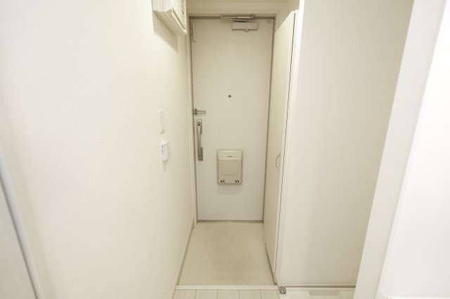 京成本線 京成小岩駅 徒歩4分 2階建 築12年の玄関写真